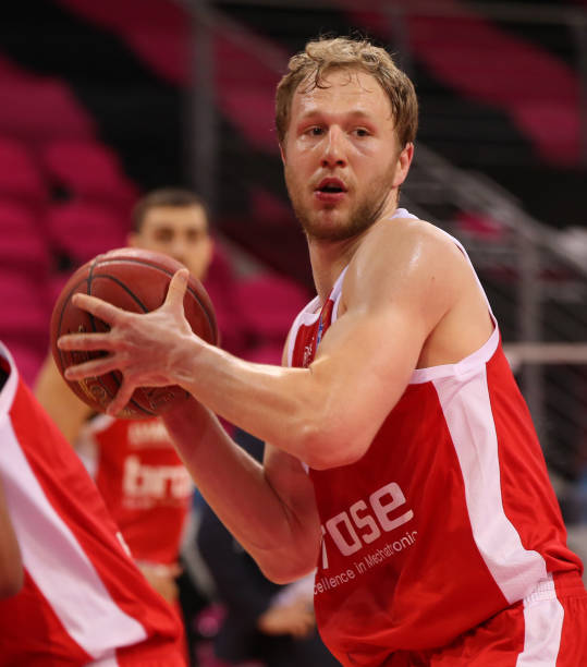 着极高的风 着极高的风