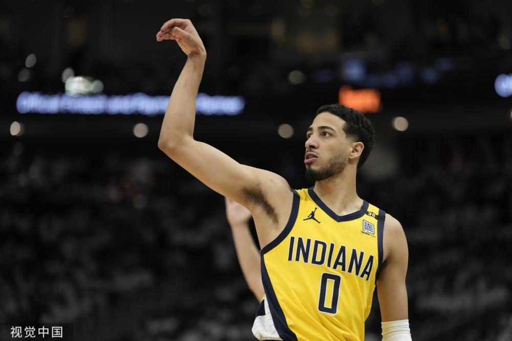 紧扣现代足 紧扣现代足