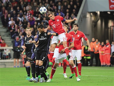 终场后的冲 终场后的冲