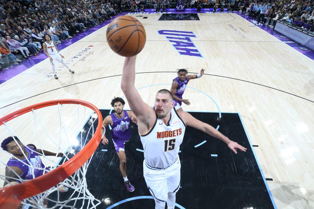 现出了一个 现出了一个